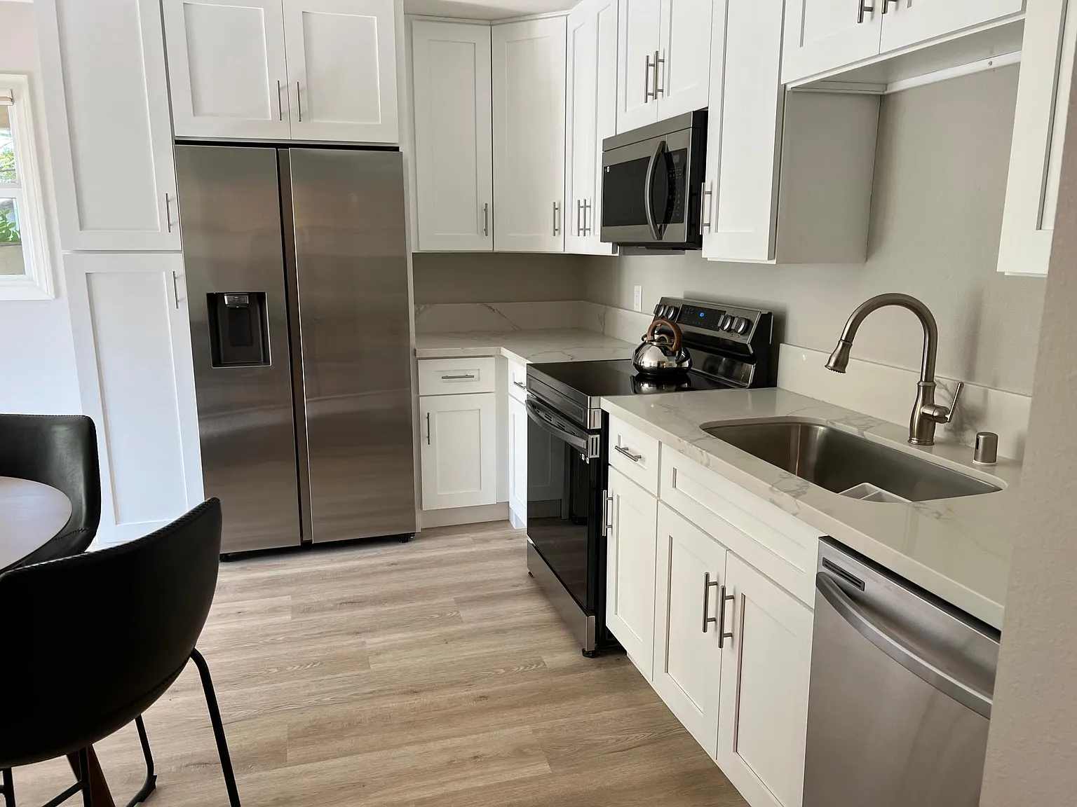 401 Loma Larga Dr — Photo 4