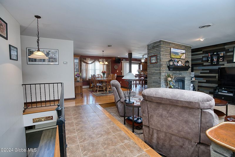 5th image of 8 Fireside Lane