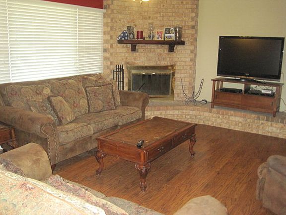 2nd image of 3104 Byron Ave
