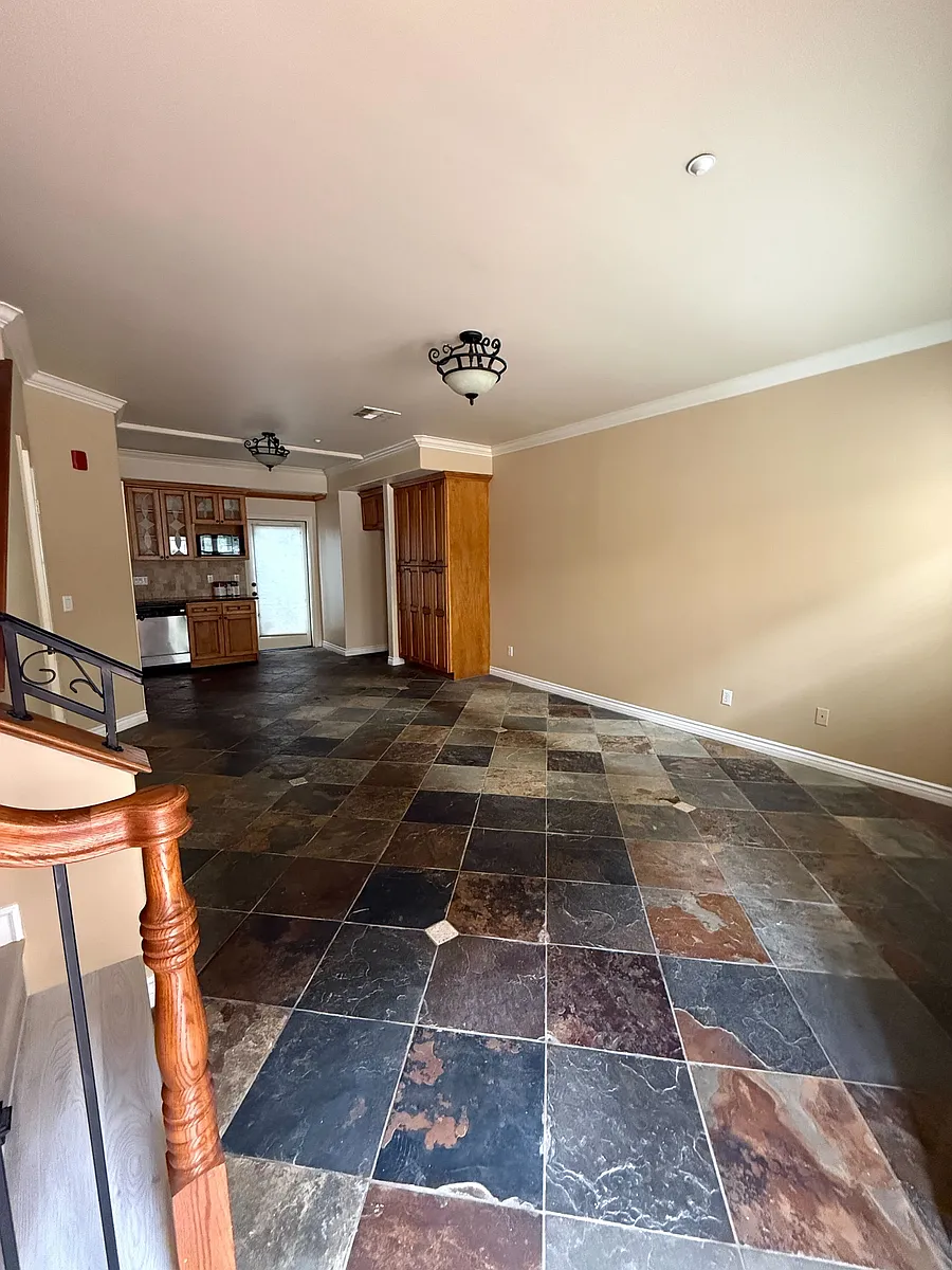 Building Photo - 56 S Craig Ave #2