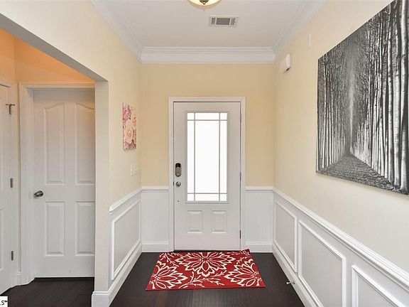 3rd image of 43 Chapel Hill Ln