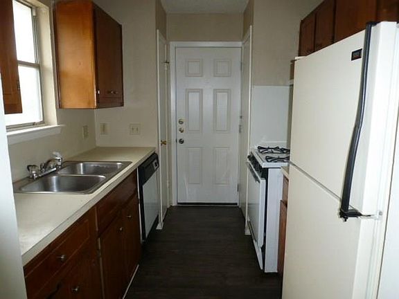 4th image of 2109 Conestoga Trl #B