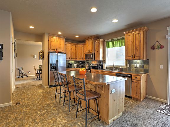 5th image of 4605 Saint Paul Ct