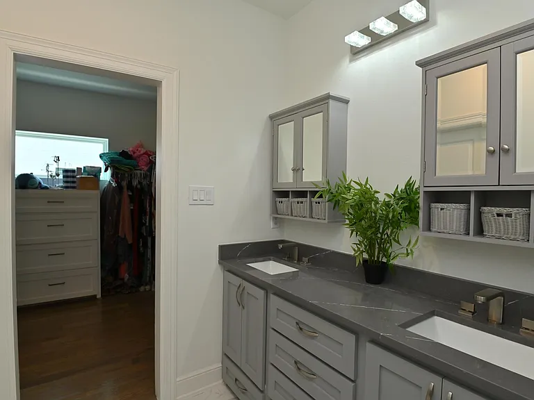 1117 W 16th St #C — Photo 85