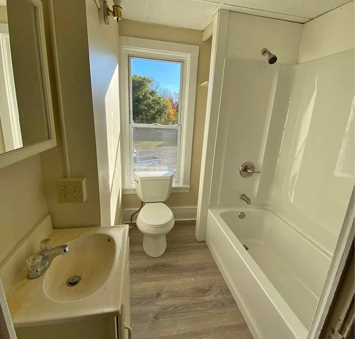 2 bed, $1,200 — Photo 2
