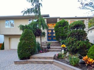 1073 Fordham Ln, Woodmere, NY 11598