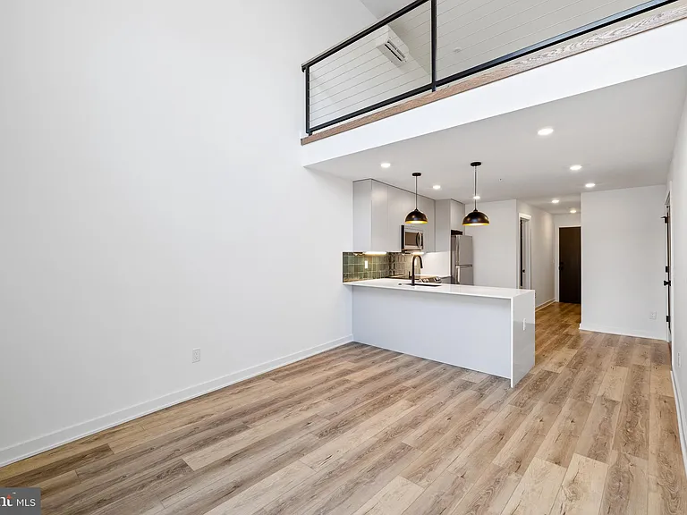 17 Girard Avenue Ave W #4 — Photo 5
