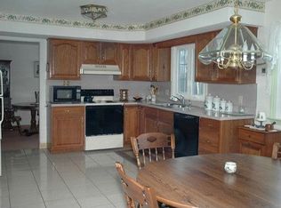 31 Five Points Rd, Mertztown, PA 19539