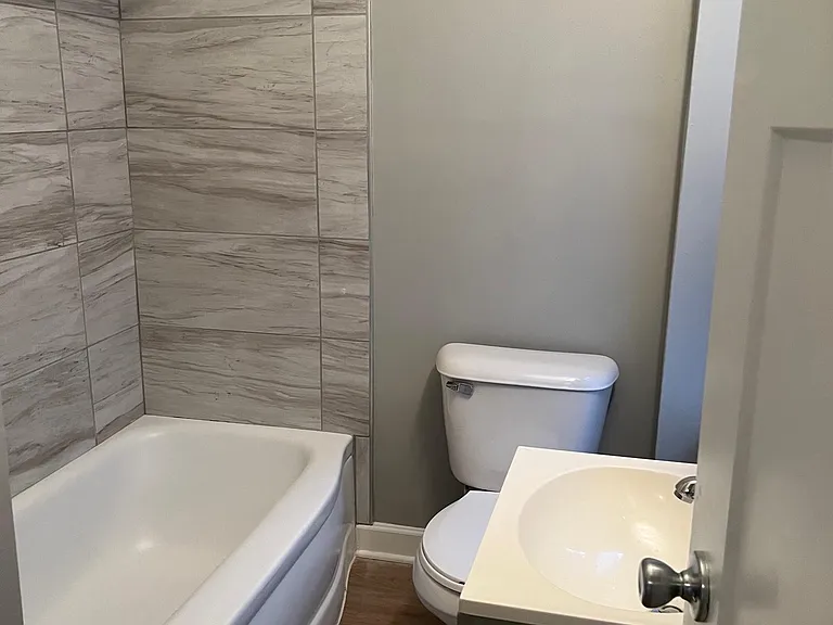 227 S Washington Ave #2 — Photo 5