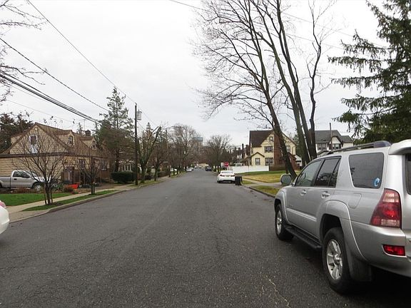 4th image of 235 Lindbergh St