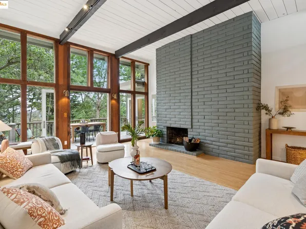 7047 Exeter Dr, Oakland, CA 94611