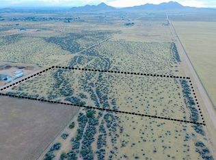 2 Papago Rd, Apple Valley, CA 92307