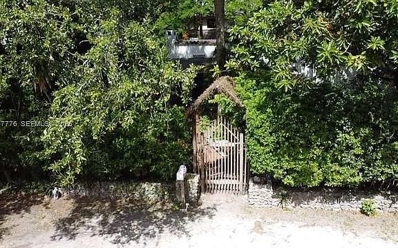2nd image of 3564 Linden Ln