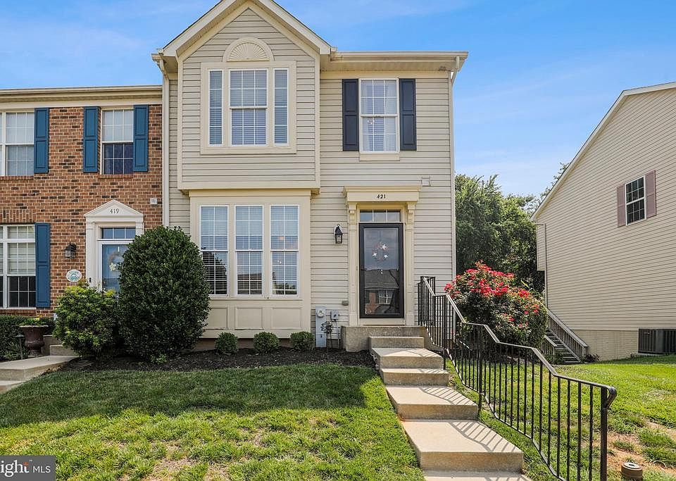 1st image of 421 Amelanchier Ct