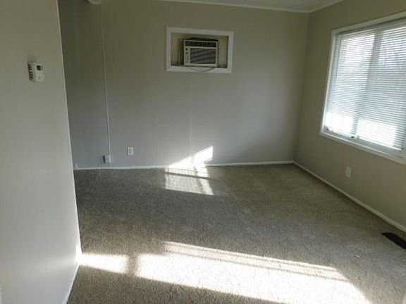 3rd image of 5856 Wilkie St