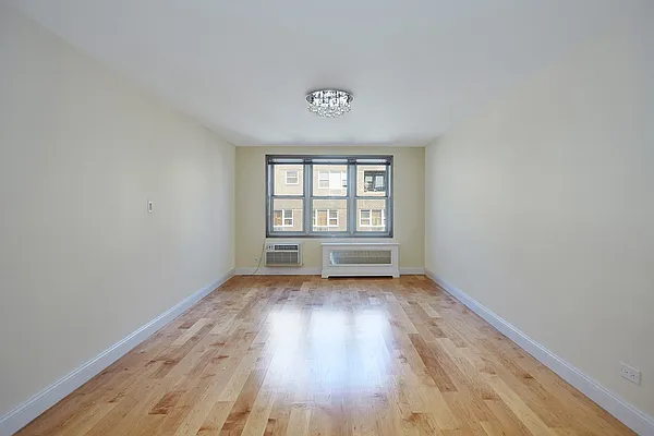 Sold by Nest Seekers International | media 5