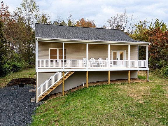 3rd image of 64 Pasture Ln