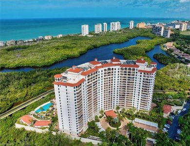 7575 Pelican Bay Blvd APT 606, Naples, FL, 34108
