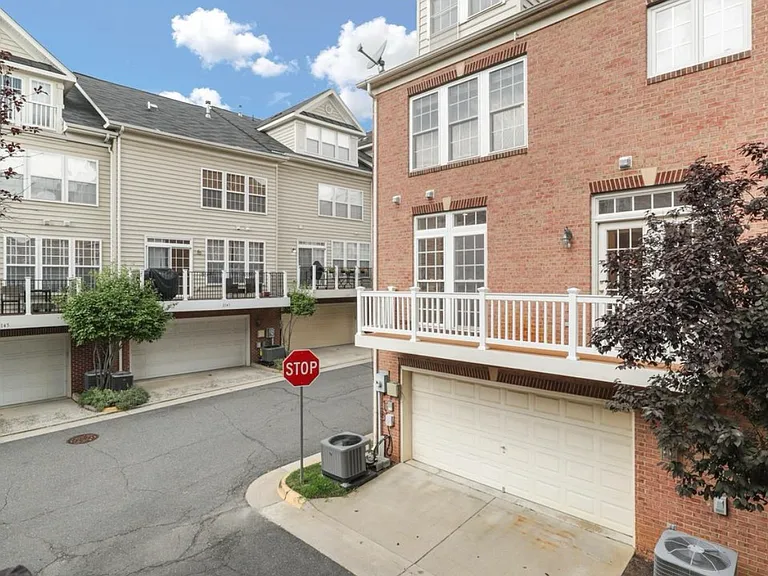 7980 Vigne Ct — Photo 35