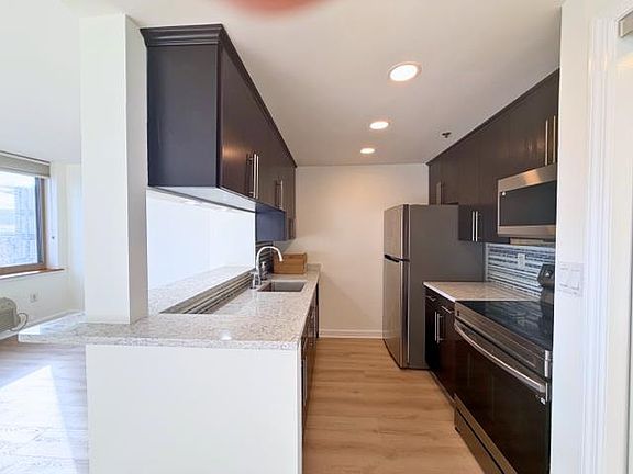 2nd image of 1 2nd St APT 2303