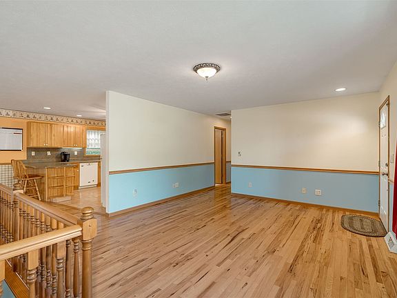 4th image of 508 S Barn Hollow Dr