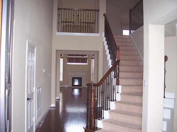 3rd image of 806 Delford Way