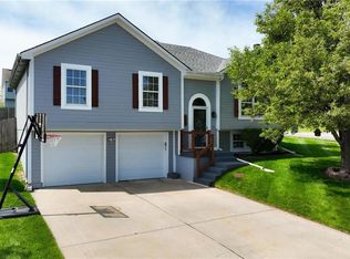 219 NW 113th Ter, Kansas City, MO 64155