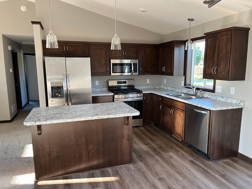 2nd image of 105 Collina Cir