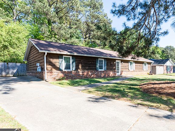 4th image of 2711 Tucker Valley Rd