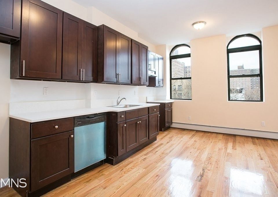 1st image of 194 Vernon Ave APT 3R