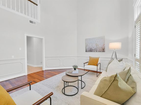 2nd image of 202 Victoria Way