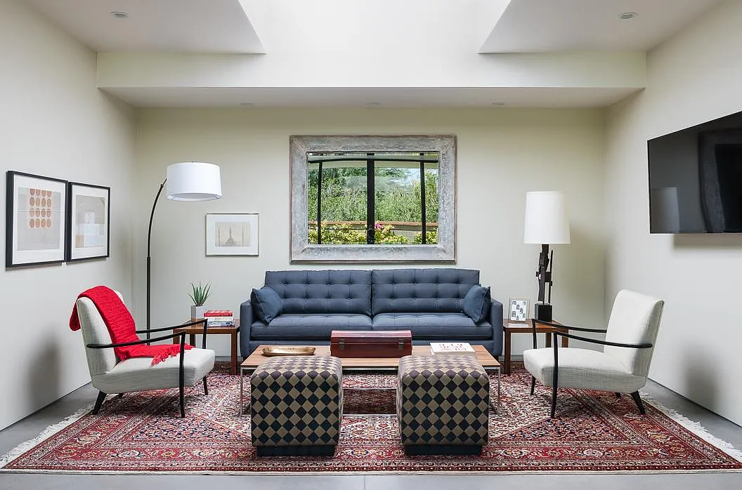 Living room with massive skylight - 1941 E Elm St #2