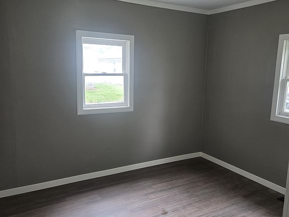 5th image of 916 W Virginia Ave