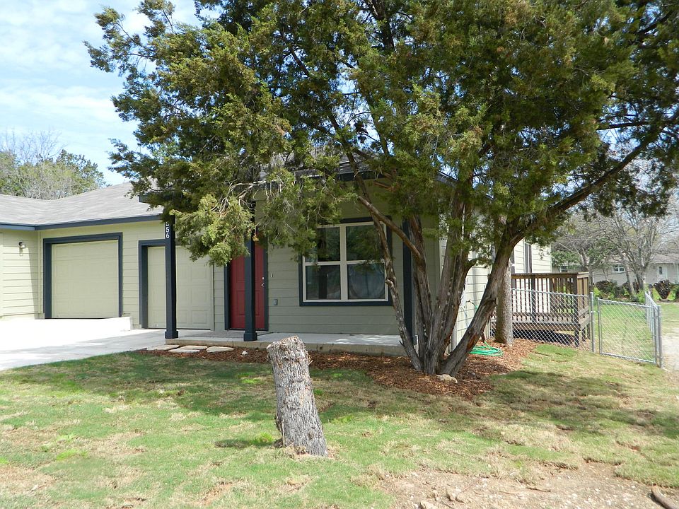 Front view of 556 Clearfield