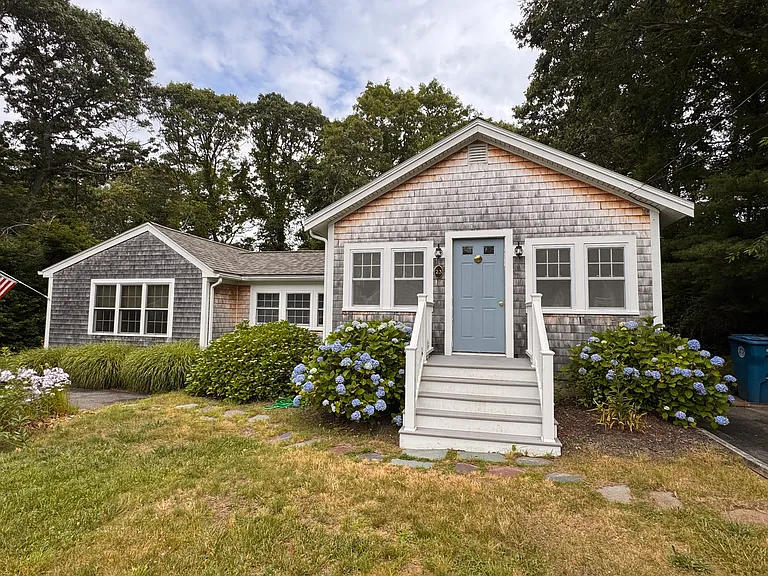 23 Crystal Spring Ave — Photo 1