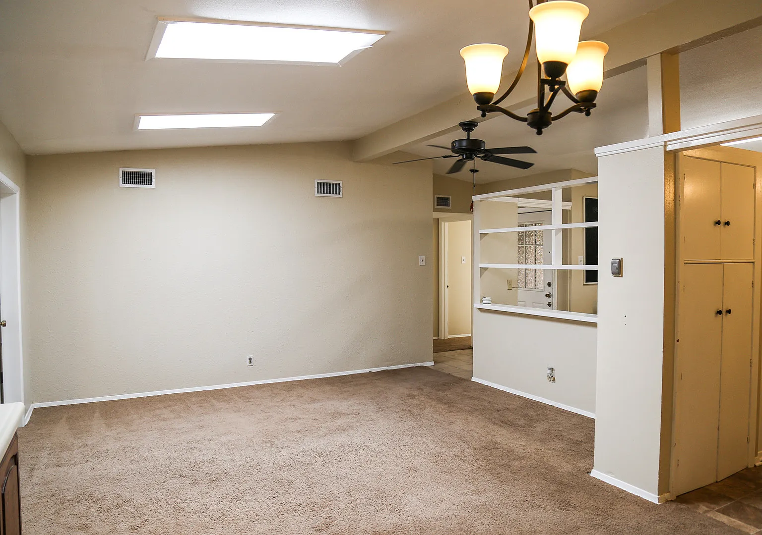 Charming 3-bedroom, 2-bath tucked away in highly desirable Northwood — Photo 4