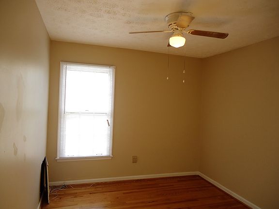 5th image of 221 Fredericktowne Dr
