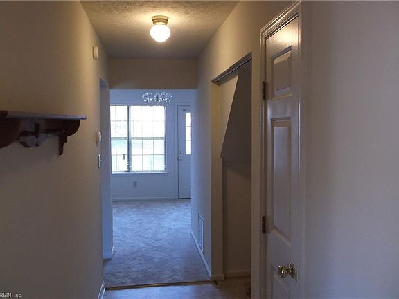 4th image of 1618 Skiffes Creek Cir