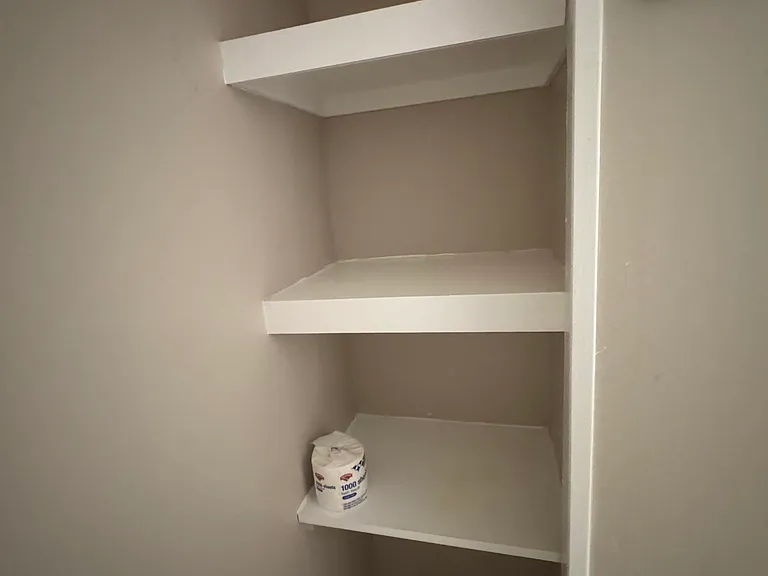 9 Washington Pl #BASEMENT — Photo 16