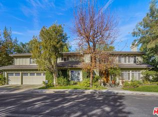16201 Meadowcrest Rd, Sherman Oaks, CA 91403