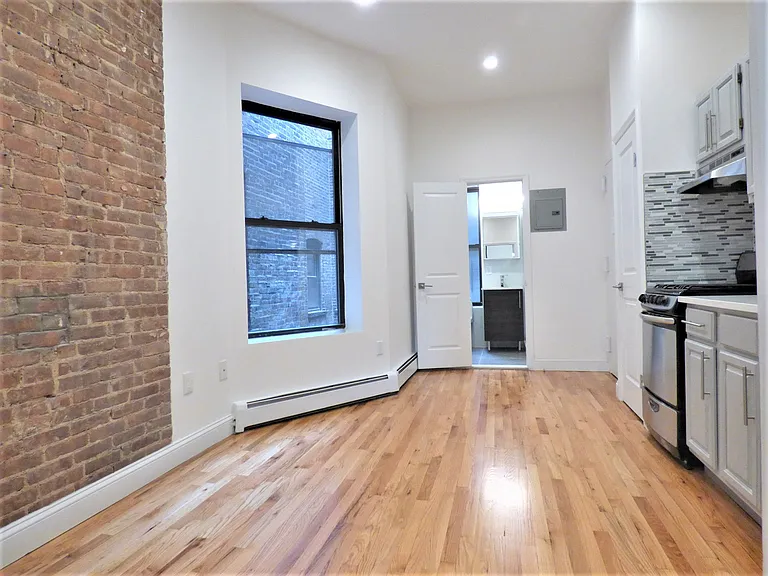 226 E 85th St #2C — Photo 3