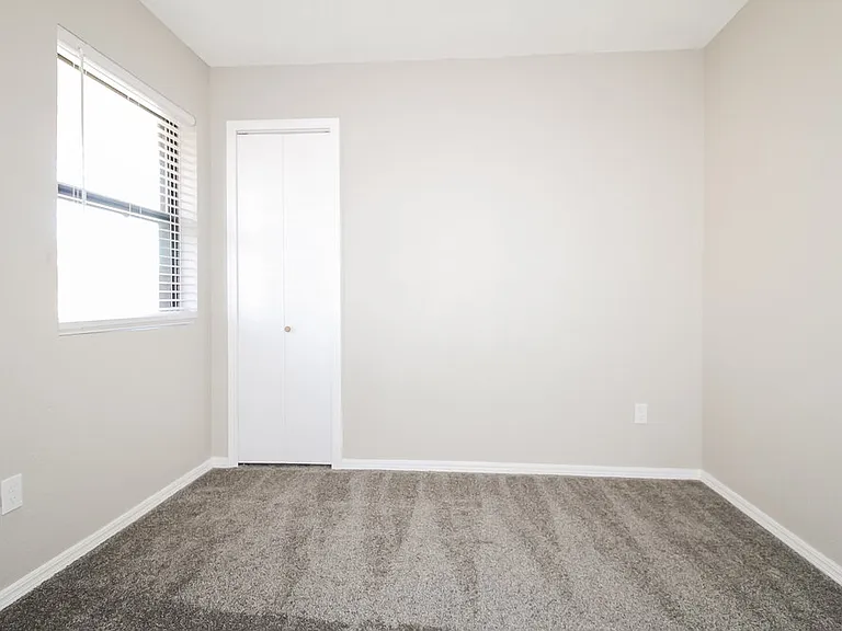 10321 Koch Dr — Photo 13