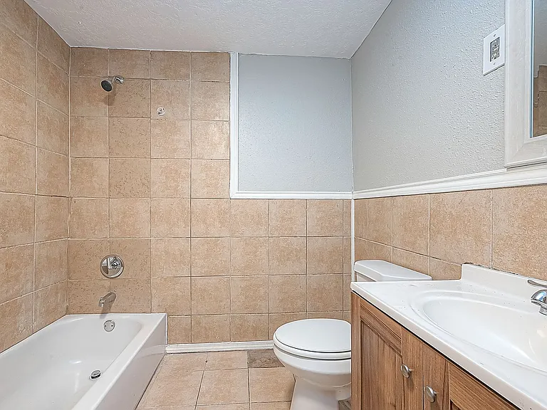 8304 Darien St — Photo 9