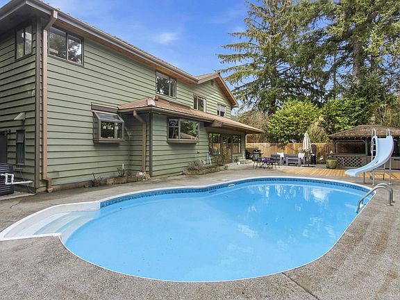 2nd image of 2130 Parkway Rd