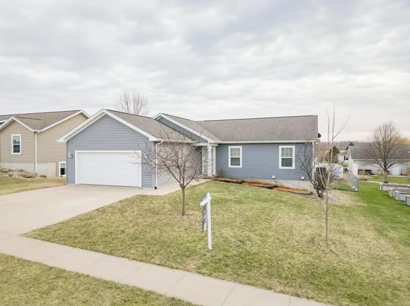 3610 Viola Dr, Waverly, IA 50677