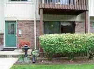 10244 Nancys Blvd APT 45, Grosse Ile, MI 48138