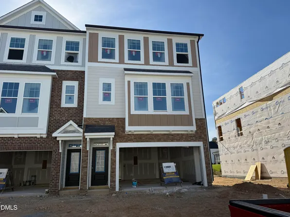 10047 Secluded Garden Dr #154, Apex, NC 27523