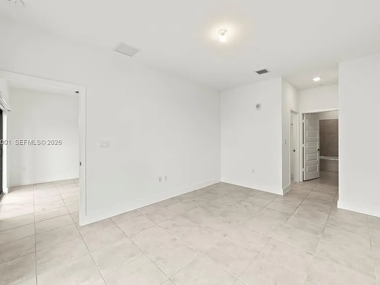 8301 NW 41st St #B-408 — Photo 10