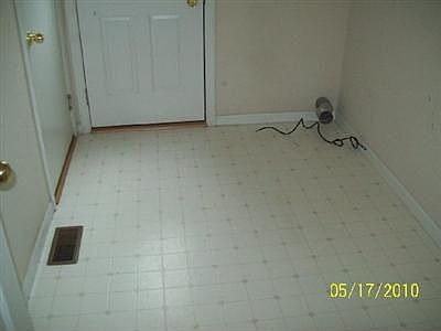 3rd image of 1703 Riverwood Trl