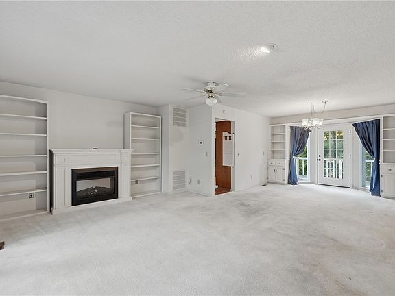 4th image of 19 Lonsdale Dr